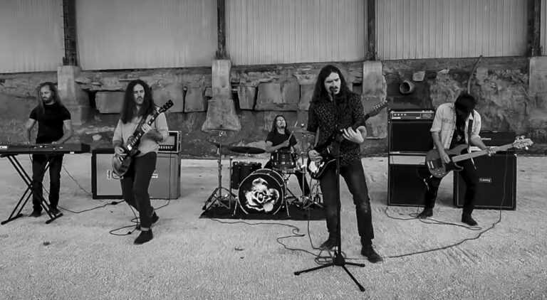 Bastion Rose objavili singl “Cinnamon Fire” kojim najavljuju  novo studijsko izdanje