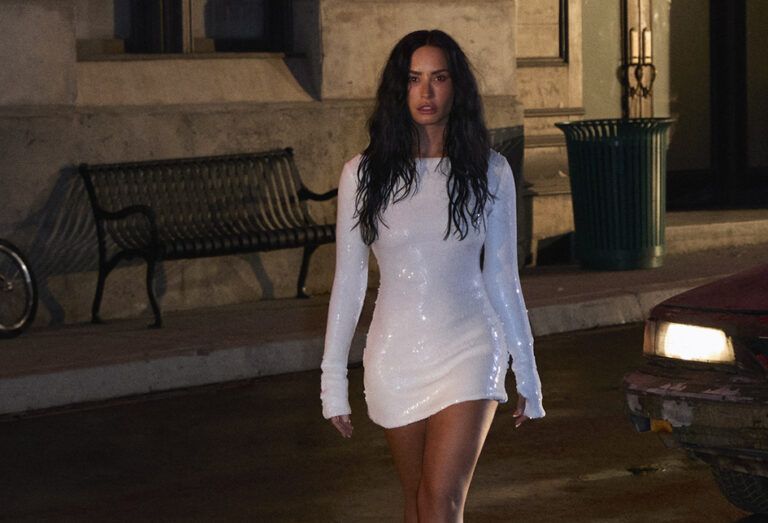 Oslobođena ožiljaka iz prošlosti… Demi Lovato singlom” Fast” najavila novi album
