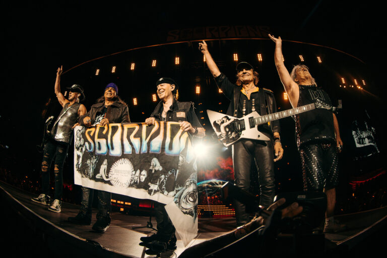 Scorpions objavili prvi singl i video sa velikog slavljeničkog albuma “Coming Home Live”