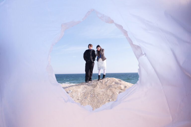 Čista Čikago alterntiva… Water From Your Eyes objavili album “It’s a Beautiful Place”
