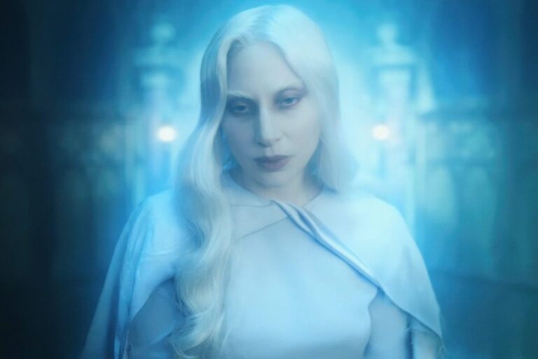 Noćne more se ostvaruju, kaže Tim Barton… Jer, Lejdi Gaga stigla je u Netflixov hit “Sreda”