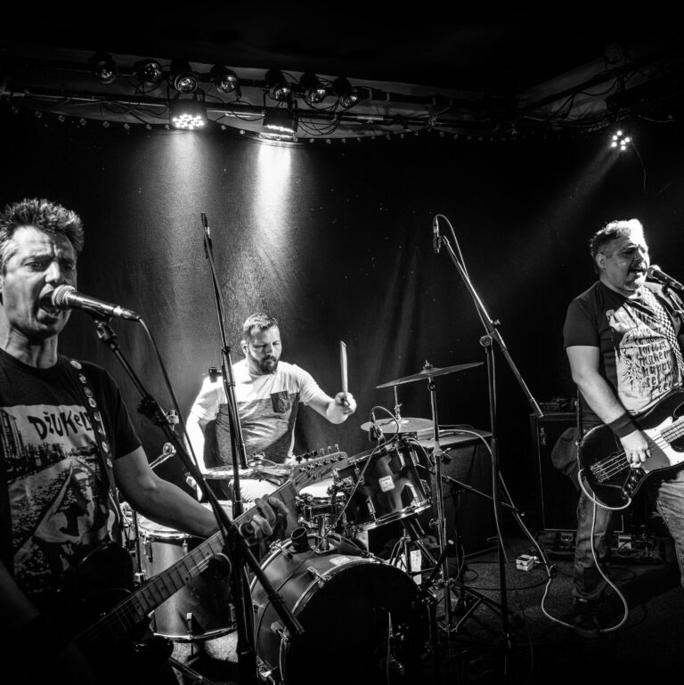 Razbijanje banatske jesenje monotonije… Salto Mortale i SNB u subotu u Zrenjaninu