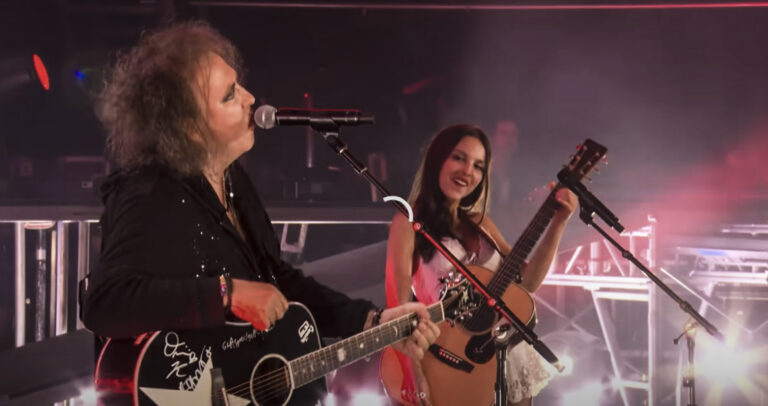 Kako su Olivija Rodrigo i Robert Smit (The Cure) “pojeli” binu na festivalu Glastonbury