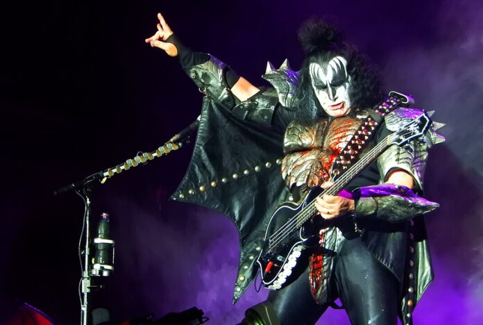 1071px-Gene_Simmons_au_Hellfest_2023