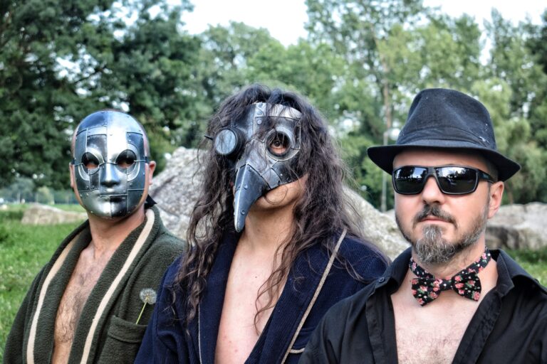 Elephant Hump singlom “Space Lobby” predstavili novi album “Telekomander”…