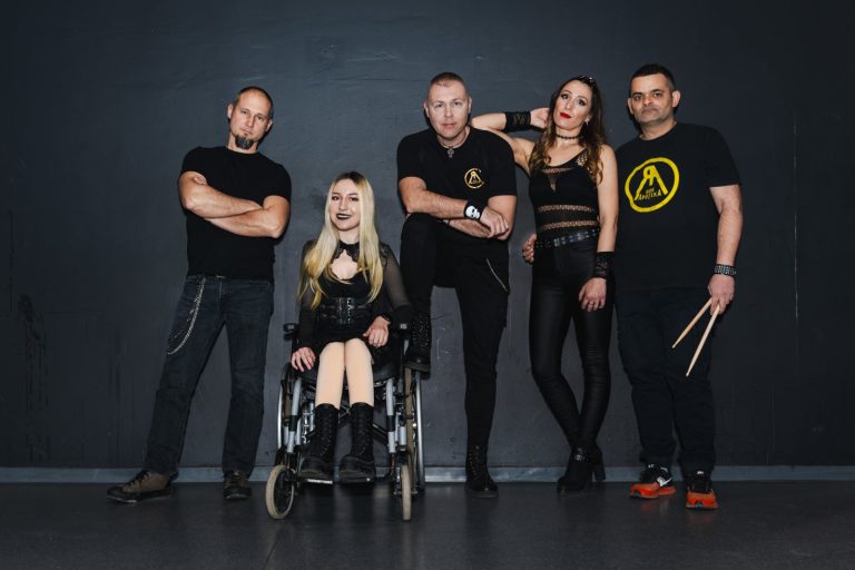 Kad se stvarnost sudari sa fantazijom… Rok Apoteka objavila novu pesmu i spot “Ne podiži zidove”