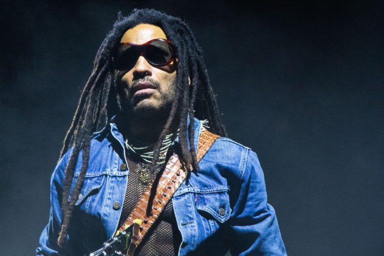 Ne radite ovo kad nam dođe na Ušće… Obožavateljka na koncertu iščupala četiri dreda sa glave Lenija Kravica