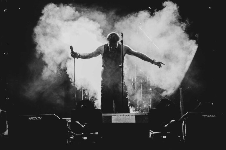 Poruka dobre energije… NeonoeN objavio video spot za pesmu “Zažmuri”