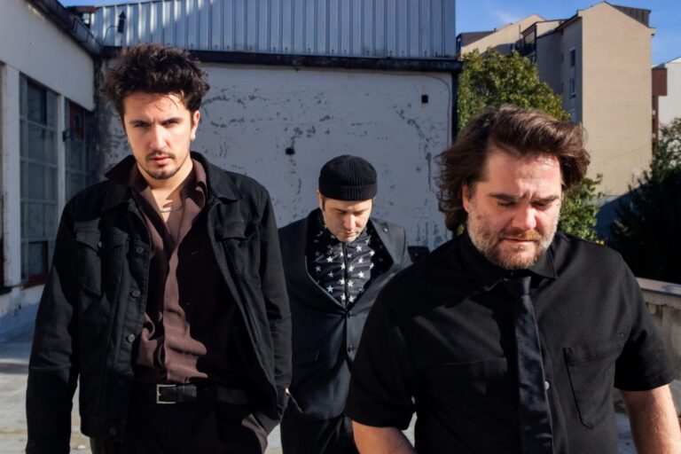 Oxajo 26. decembra u Zappa Barci koncertom obeležavaju obljavljivanje prvog  albuma