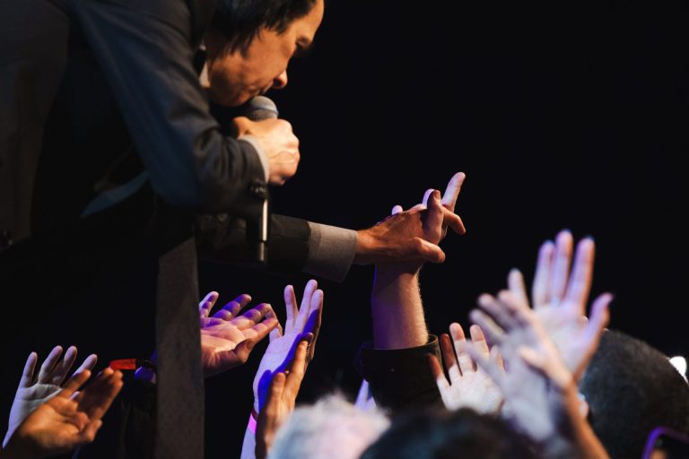 “Wild God” sad je “Live God”… Nick Cave & The Bad Seeds objavili live album koji će svirati i u Beogradu