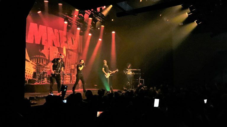 Kad se pankeri zaljube u psihodeliju… The Damned obradili klasik Pink Floyda “See Emily Play”