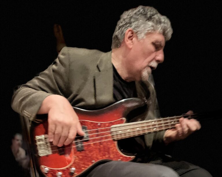 Rade Bulatović Cheya objavio novi album “Focus Change”