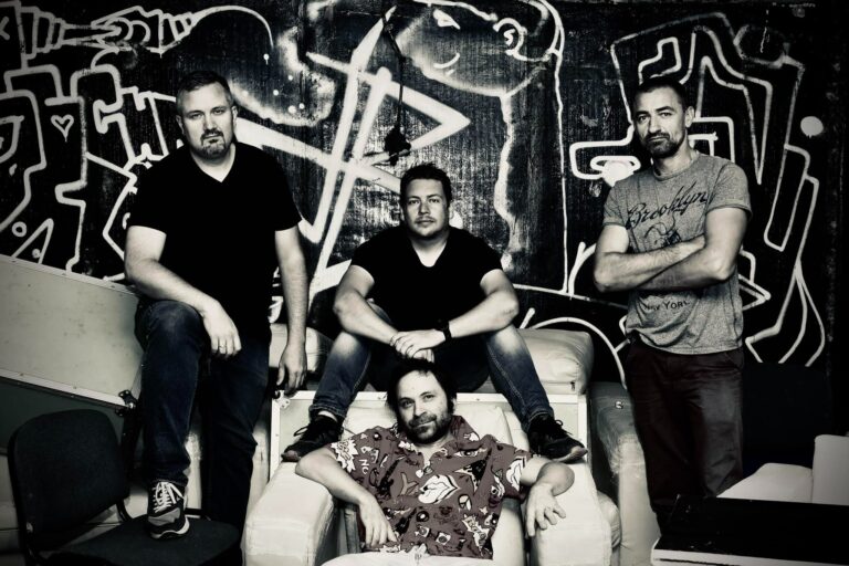 Punk bez kalkulacija… Bend S.P.U.K. objavio spot za “Ja sam puko”, singl s albuma “Sreća Pojedinca Uspjeh Kolektiva”