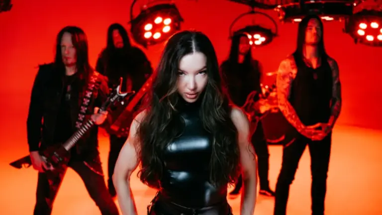 Arch Enemy predstavili Loren Hart kao novu pevačicu i objavili singl “To the Last Breath”.