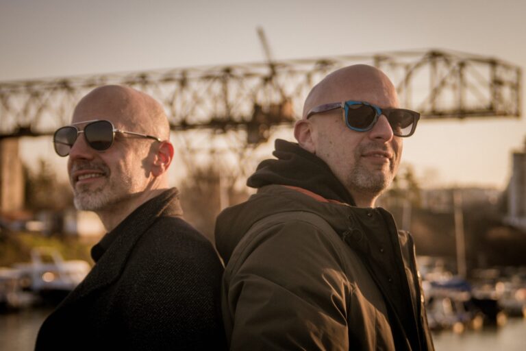 Sedlar i Bvana zajedno na bini Zappa Baze