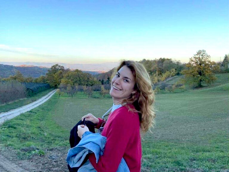 DIY folk-gospel-soul-rok dragulj Lole Miković najavljuje kompilaciju “Zrnce” Pop depresije