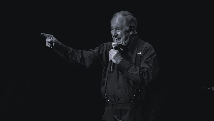 Neil_Sedaka_-_Royal_Albert_Hall_-_Monday_18th_September_2017_SedakaRAH180917-16_(37448314101)1