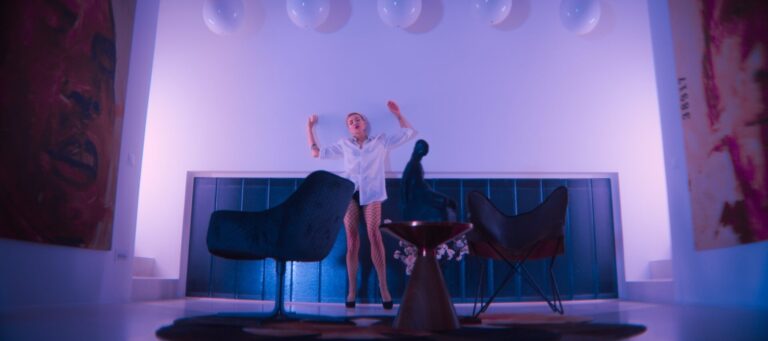 Remi singlom “Kradljivci” krade trenutke ljubavi