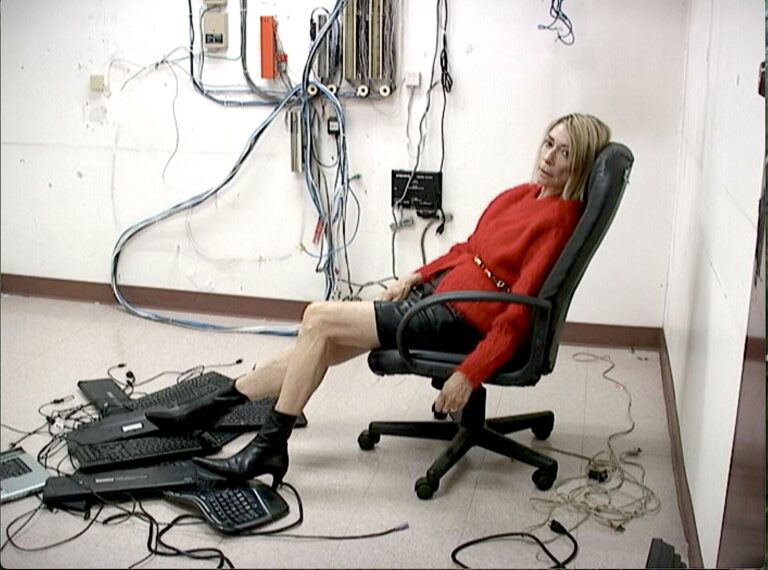 Kim Gordon objavila treći solo album “Play Me”