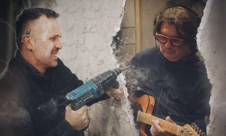 Elvis Sršen i Rambo Amadeus poručuju: Daj odma i sad!