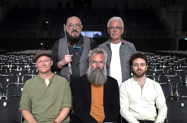 Jethro Tull – više od rocka… Peca Popović, Aca Seltik i Goran Skrobonja na tribini o legendarnom bendu