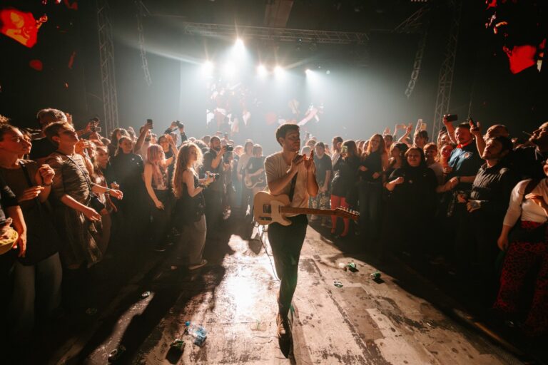 Trijumf benda KOIKOI u Hangaru… Moćna slika jedinstva različitih generacija beogradske scene