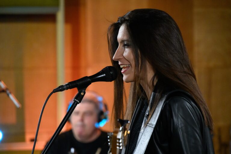 Specijalna emisija o grupi E-Play uoči koncerta u Novom Sadu i u njoj – 7 novih pesama