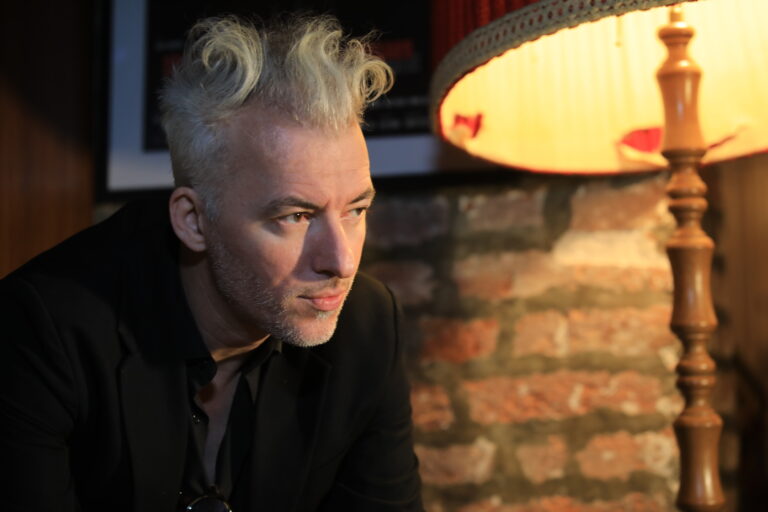 Dobro jutro, ljudi… Stigao novi dvostruki studijski album Kralja Čačka