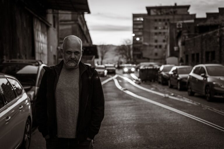 C ansambl predstavio novi singl “Sinoć iz C” i debitantski album “Pjesme za pse”