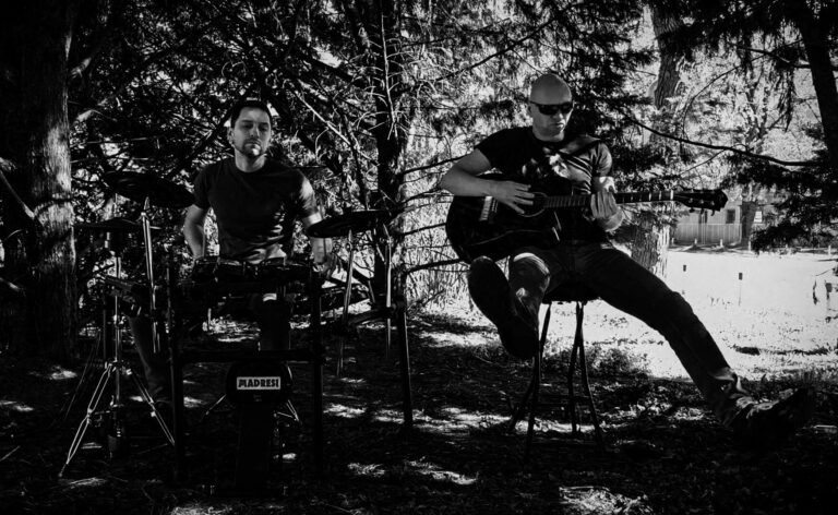 Madresi objavili spot za pesmu “Drvena Marija”, s kompilacije “Mučno, bučno, akustično”