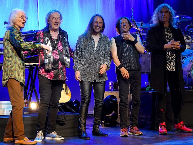 Prog-rok velikani YES se vraćaju simfonijskom zvuku… Objavljena naslovna pesma novog albuma “Aurora”