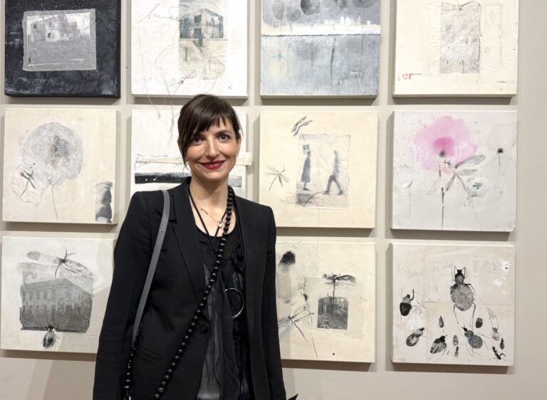 Grad kao emocija, trag i lična geografija… Otvorena izložba Željke Mićanović Miljković “Svetli i strašni gradovi” u X Vitamin galeriji