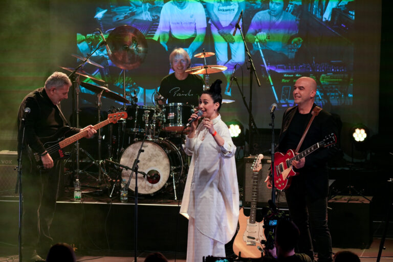 Konstrakta specijalna gošća koncerta “Samo jednu ljubav imam” u čast Vlade Divljana