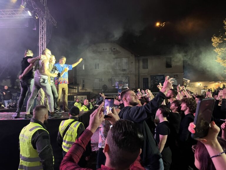 Veliko finale festivala PRiČA: Od pank lekcije do eksplozije rock energije