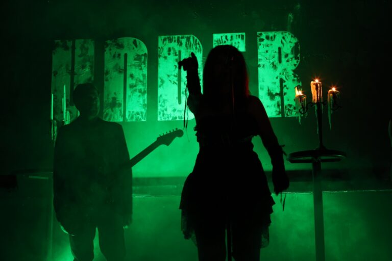 Villayet objavili “Celofan”… Gotik, post-pank i darkvejv protiv sveta privida