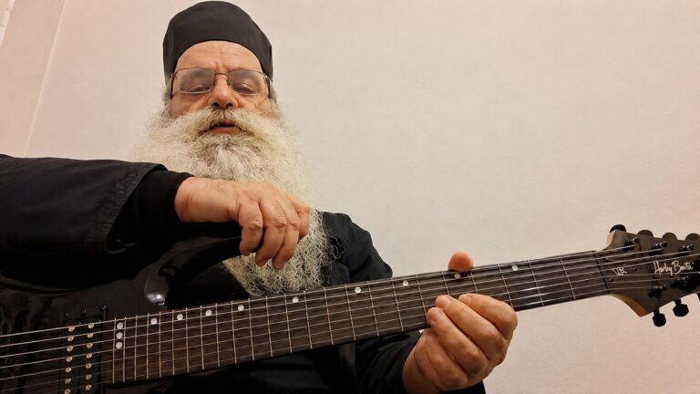 Paradise Metal… Pravoslavni sveštenik snimio jedan od najneobičnijih albuma godine