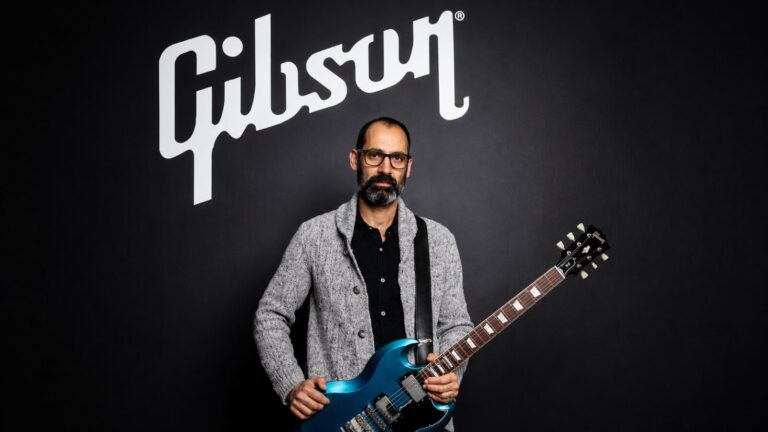 Gibson menja generalnog direktora… Šta kriju lepe reči i nova funkcija?