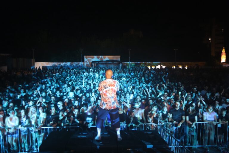Odlična atmosfera na otvaranju Garden Festa uz Rundeka, Zoster, Eda Maajku i Vojka V, nastavak sledi u nedelju…