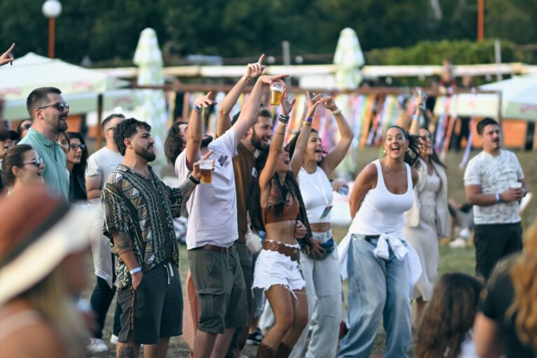 Dva dana (ne samo) muzike na Kosmaju… Zoster, Bad Copy i MKDSL predvode treći KoZmaj fest