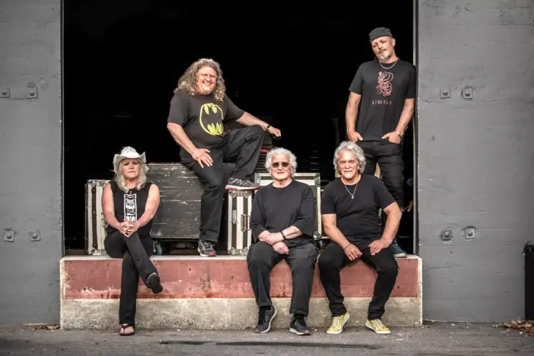 Stari studio, novo gorivo i… Jefferson Starship poleće uz “Jetpack”
