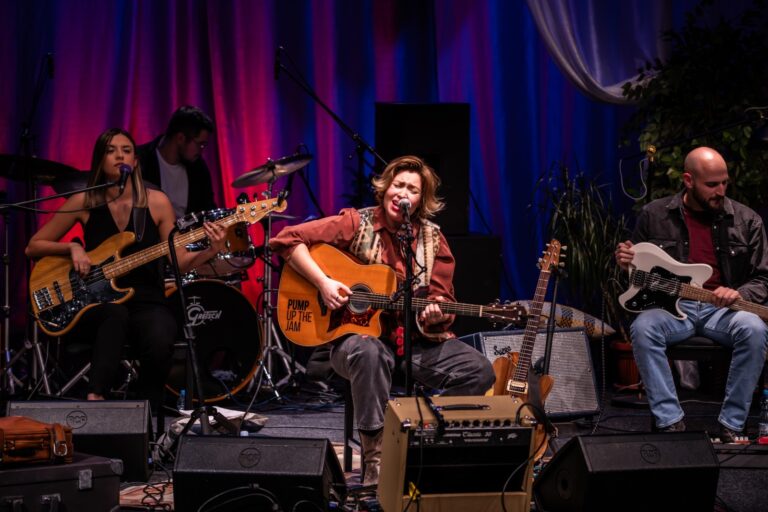 Ana & The Changes objavili “Live u Pozorištu”, 22 pesme sa koncerta u “Dušku Radoviću”…
