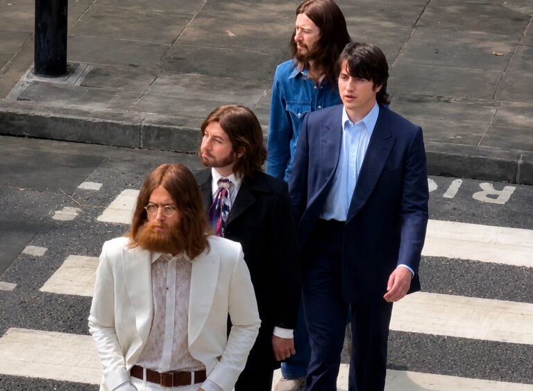 Novi Beatlesi prešli Abbey Road… Pogledajte kako izgleda čuvena scena u verziji Sema Mendesa