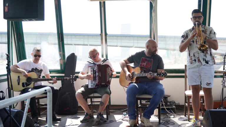Festival Brunch u parku predstavljen na Savi… S.A.R.S. zasvirao na brodu, KKN najavili koncert na Kalemegdanu
