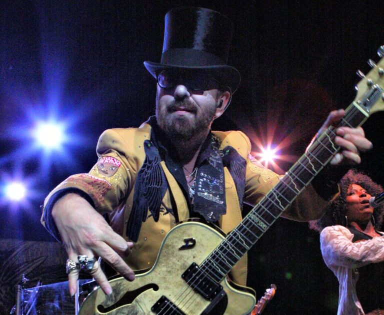 Eurythmics mu još u mislima… Dejv Stjuart se s novim albumom vraća duhovima prošlosti