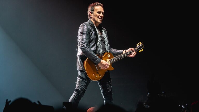 Gitarista Def Leppard Vivijan Kempbel: Rak mi se vratio, ali nemam nameru da se predam…