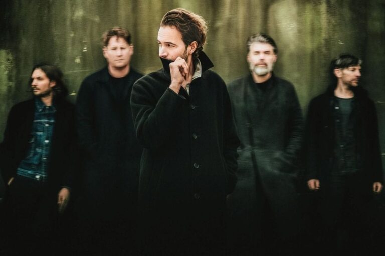 Editors se vraćaju organskom zvuku… Novi album “Surface, Echo & Sound” stiže u oktobru