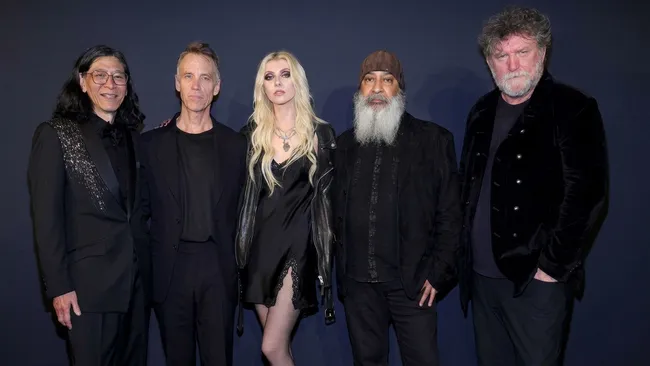 Soundgarden ponovo na bini… Tejlor Momsen za mikrofonom, Majk Makridi sa gitarom