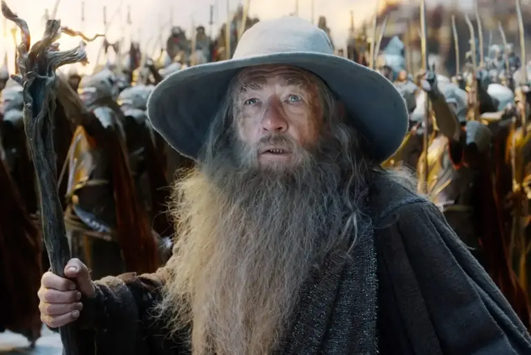 Kad Gandalf ponovo stavi svoj šešir… Objavljen prvi snimak Ijana Mekelena sa snimanja filma “Lov na Goluma”