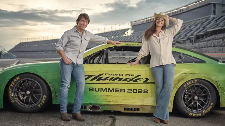 Тom Kruz se vraća u “Days of Thunder”, ali sada i En Hatavej ulazi u trku
