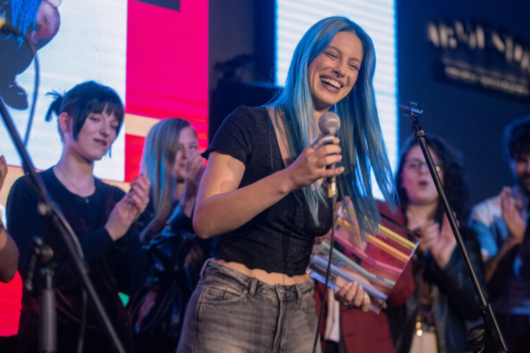 Zhiva laureat nagrade Milan Mladenović, za pesmu “Atom”